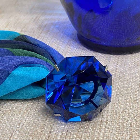 Blue Sapphire Ring Paperweight Decor - Picture 8 of 8